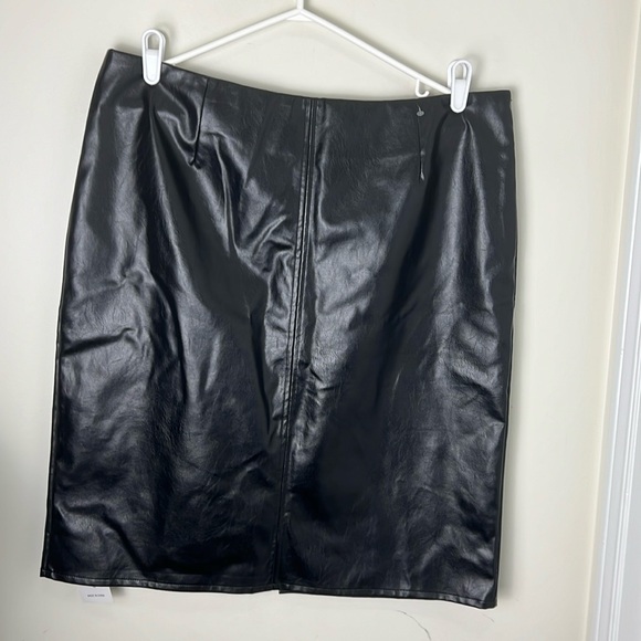 Yong Go Faux Leather Skirt Size XXL - Picture 3 of 10